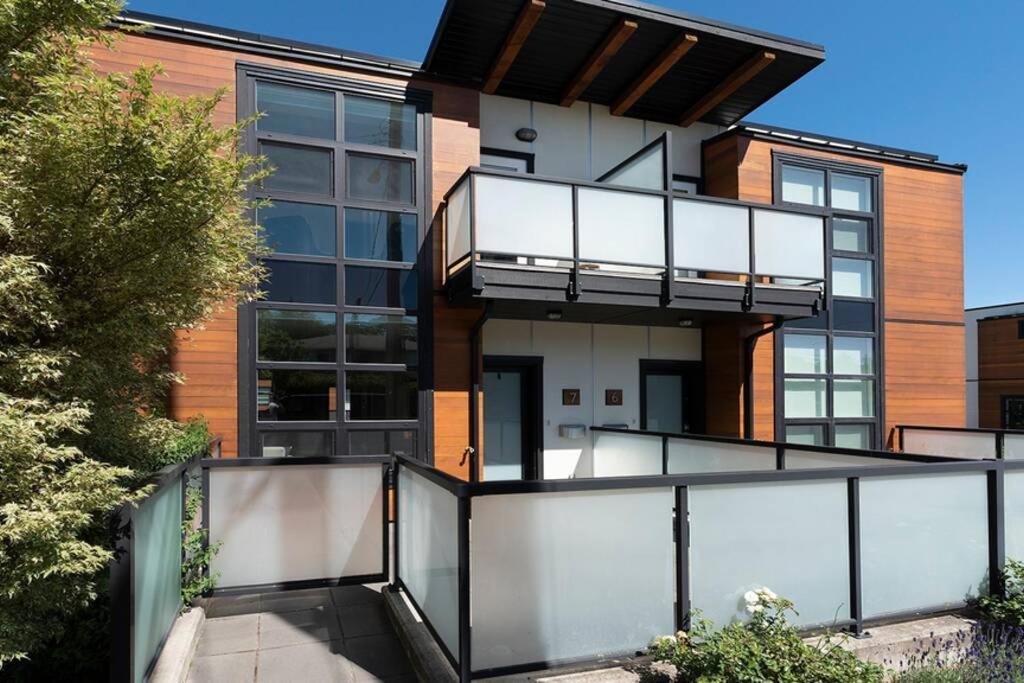 Cedar Hill Sunlit Stay - Bright Spacious & Modern Victoria Exterior foto